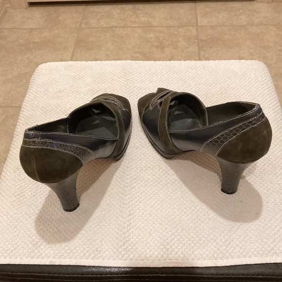 Bisou Bisou Michele Bohbot Retro Leather and Suede Peep Toe Pumps Heels Size 8M - Picture 9 of 14